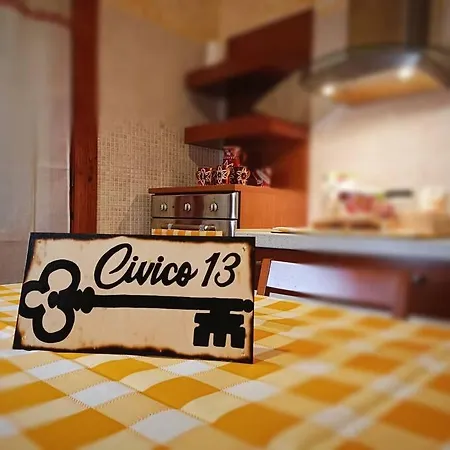Civico 13 *