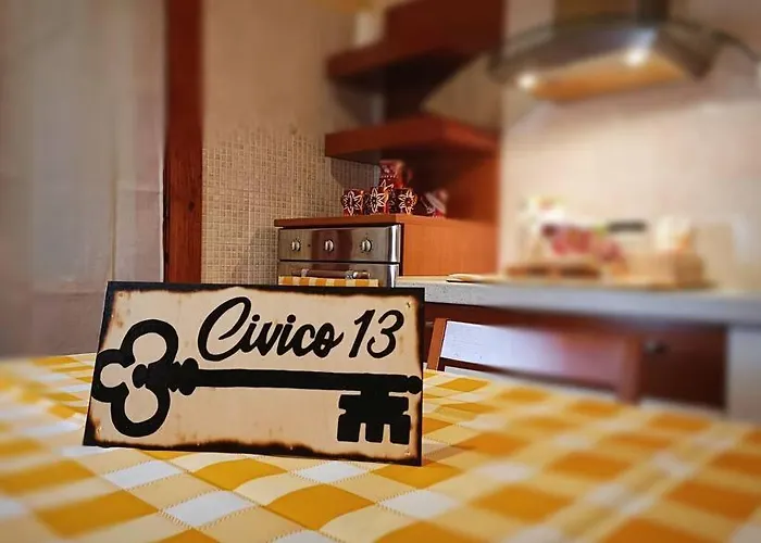 Civico 13 *